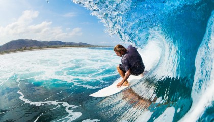 开云体育APP下载-英超争冠与CBA爆冷，体育叙事中的确定性迷思