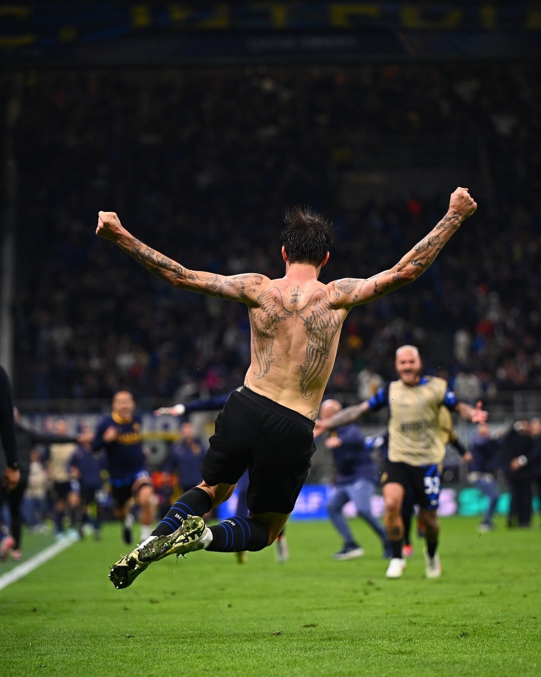 勒沃库森横扫国际米兰，佩德里统治全场