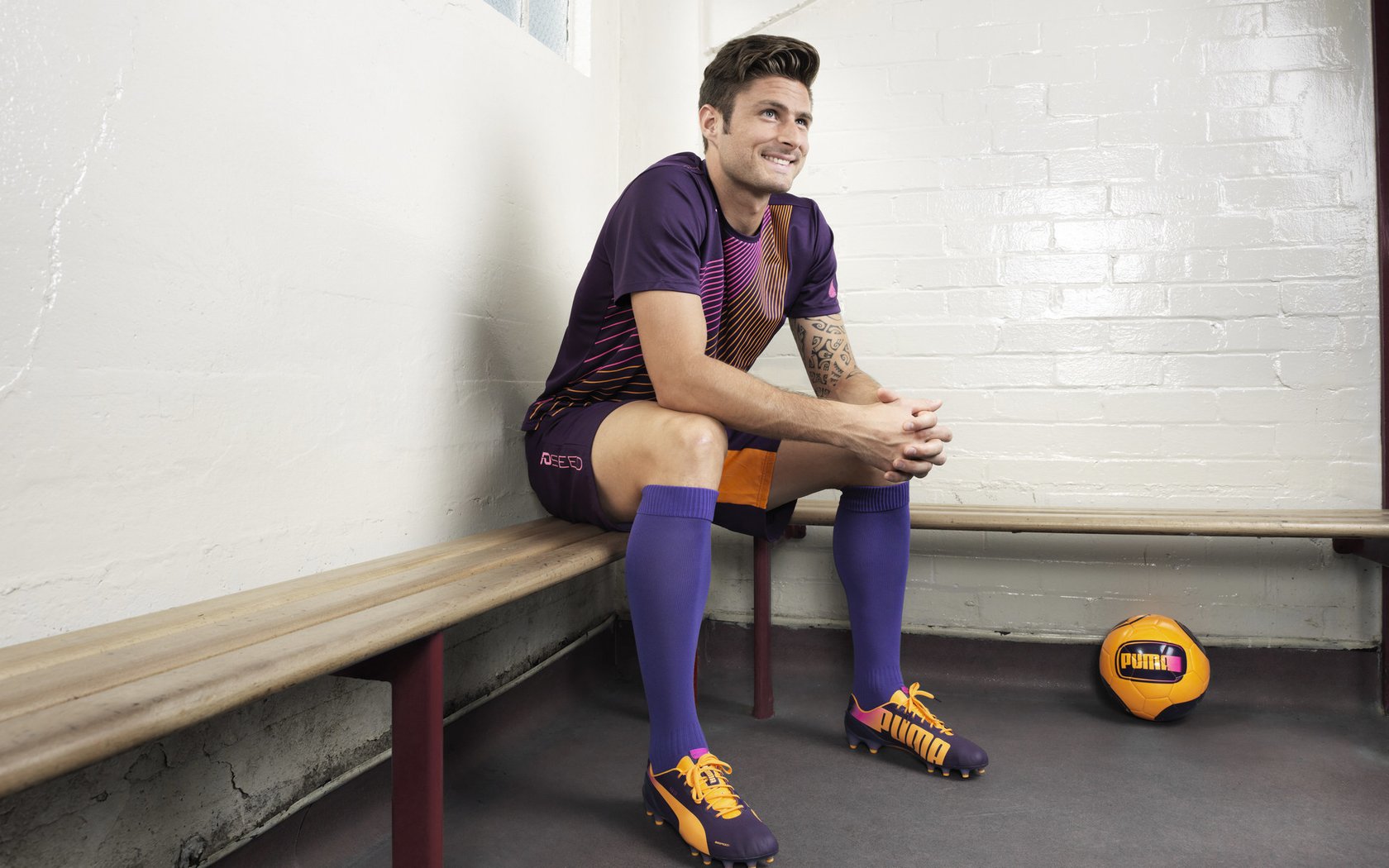 跨越洲际的绿茵对话,马竞战术板上的厄瓜多尔密码与奥亚尔萨瓦尔的致命一击