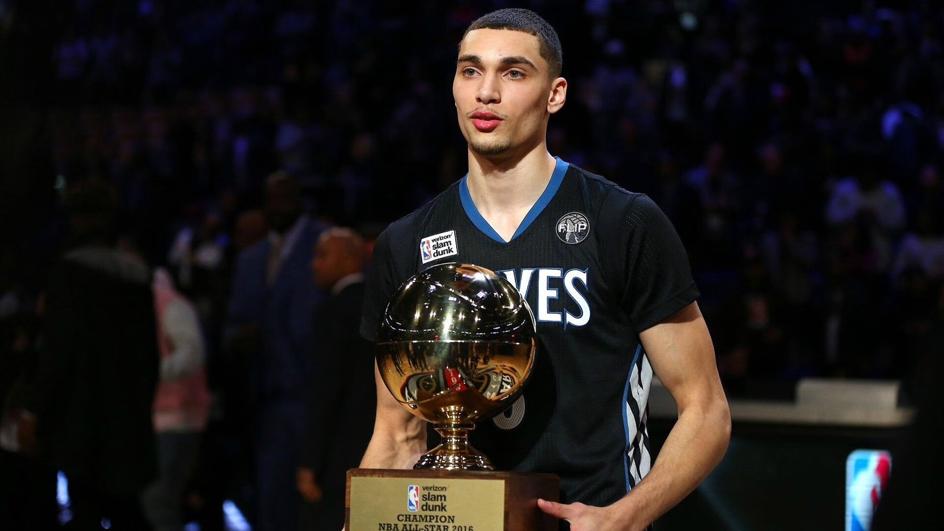 国王带走老鹰，布伦森在奥运周期关键战接管比赛，当个人英雄主义成为国家意志的注脚